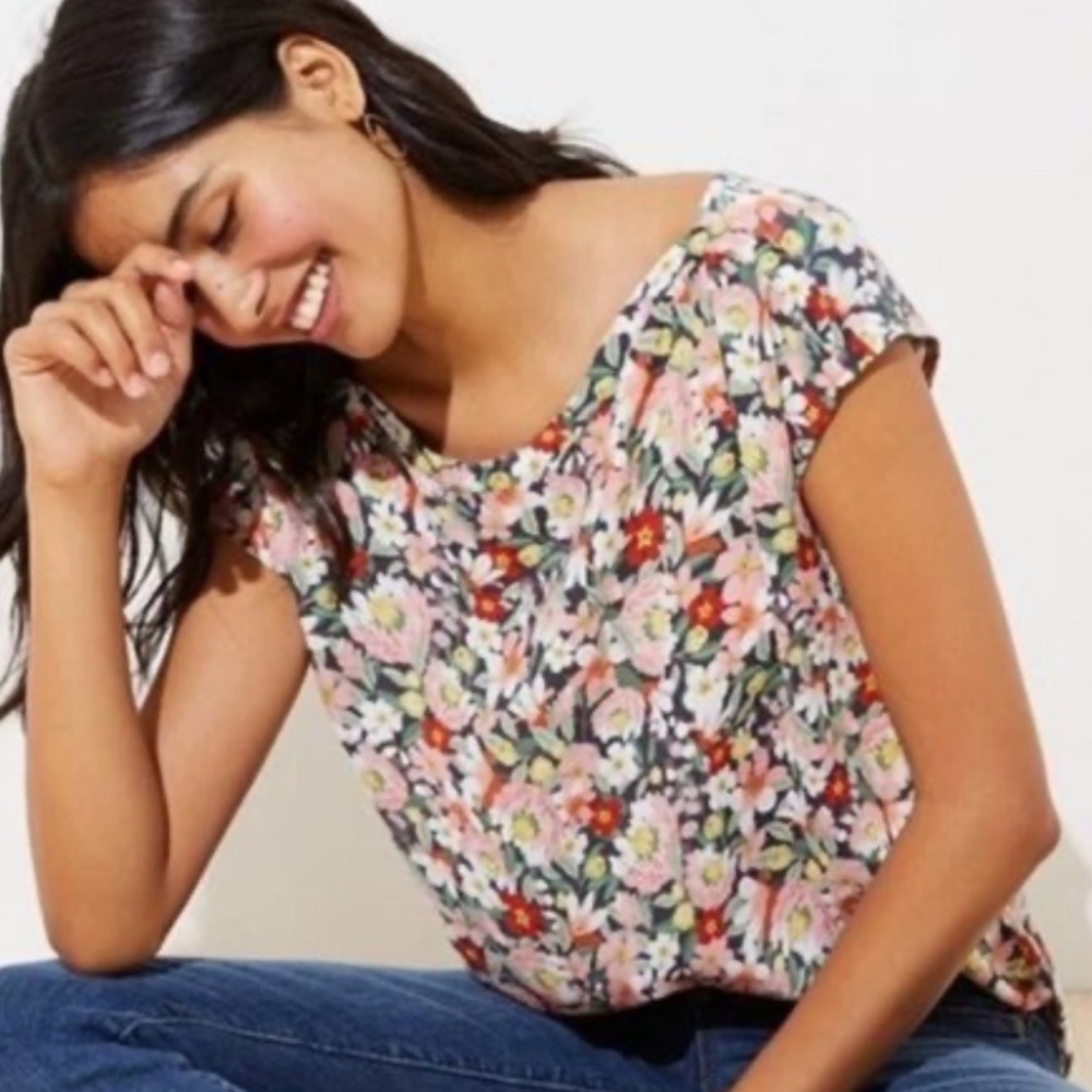 NWOT Loft Floral Mixed Media Dolman top Medium